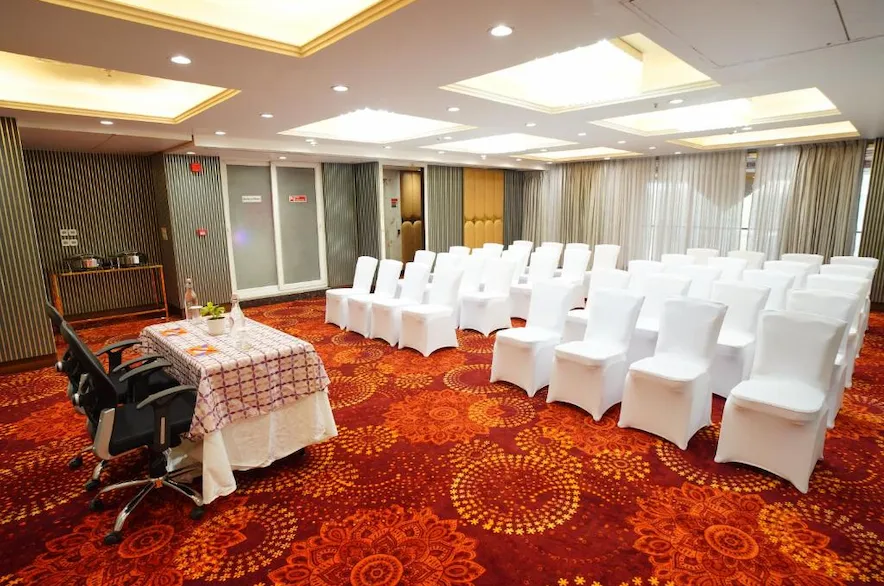 Hotel In Ayodhya Near Ram Mandir provides a detailed banquet layout, ensuring smooth execution.