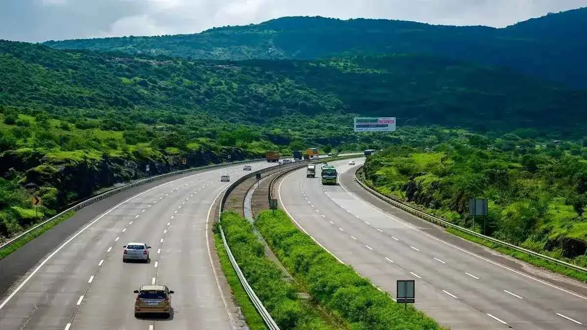 Road to Nashik