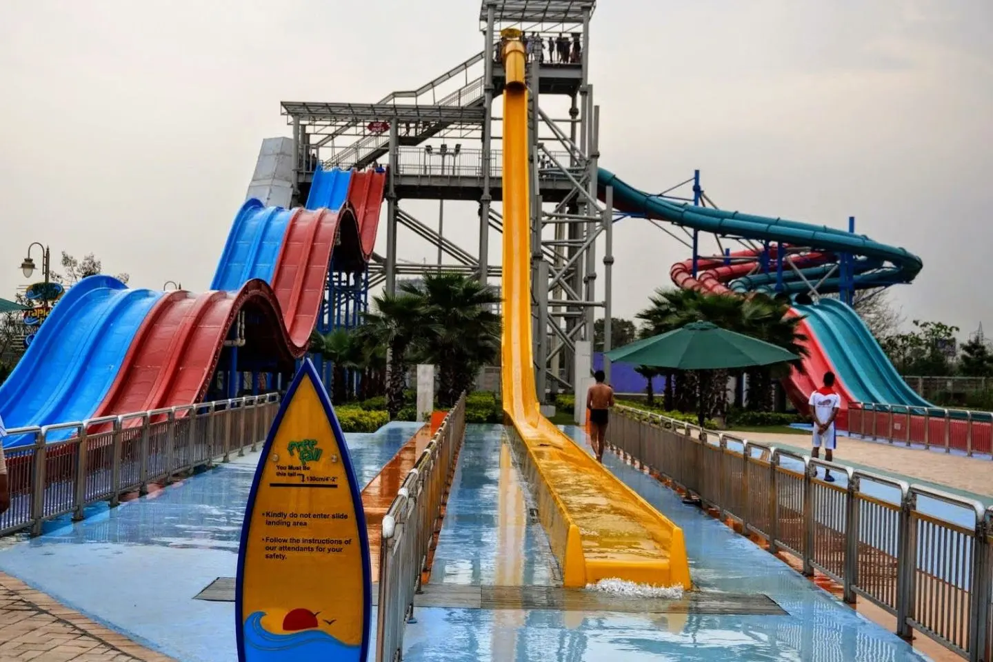 Worlds of Wonder amusement and water park near Noida