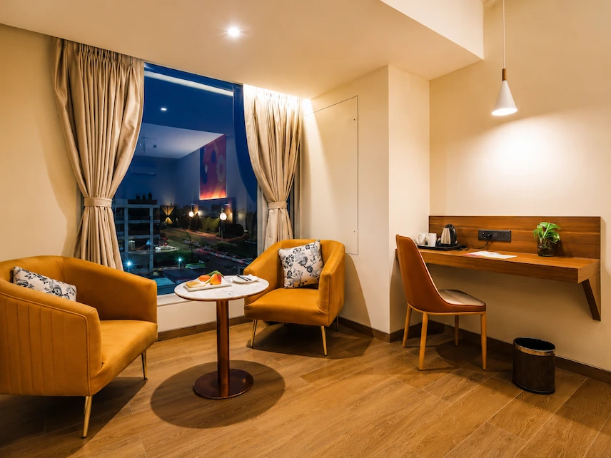 Comfortable hotel room for business travellers in Sambhajinagar