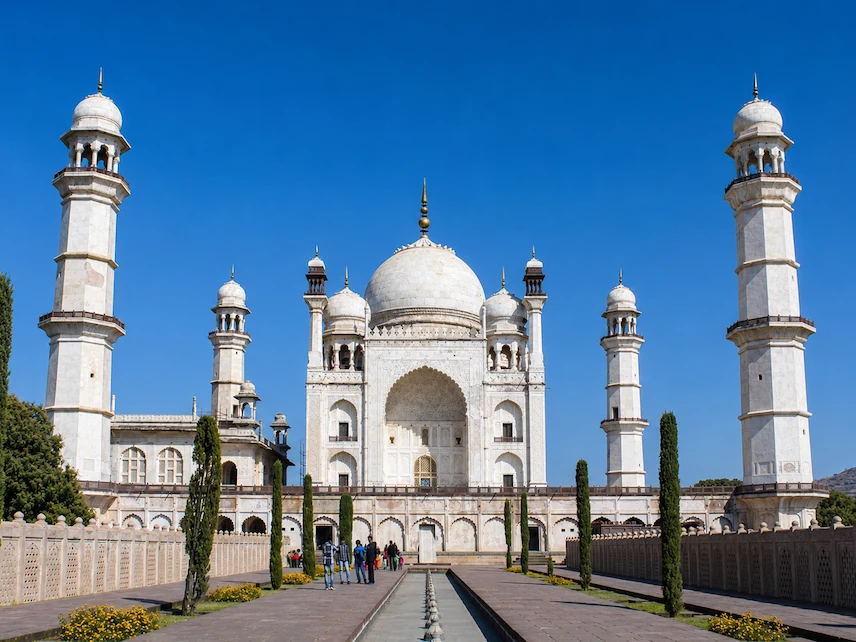 Heritage attractions near Sambhajinagar in winter