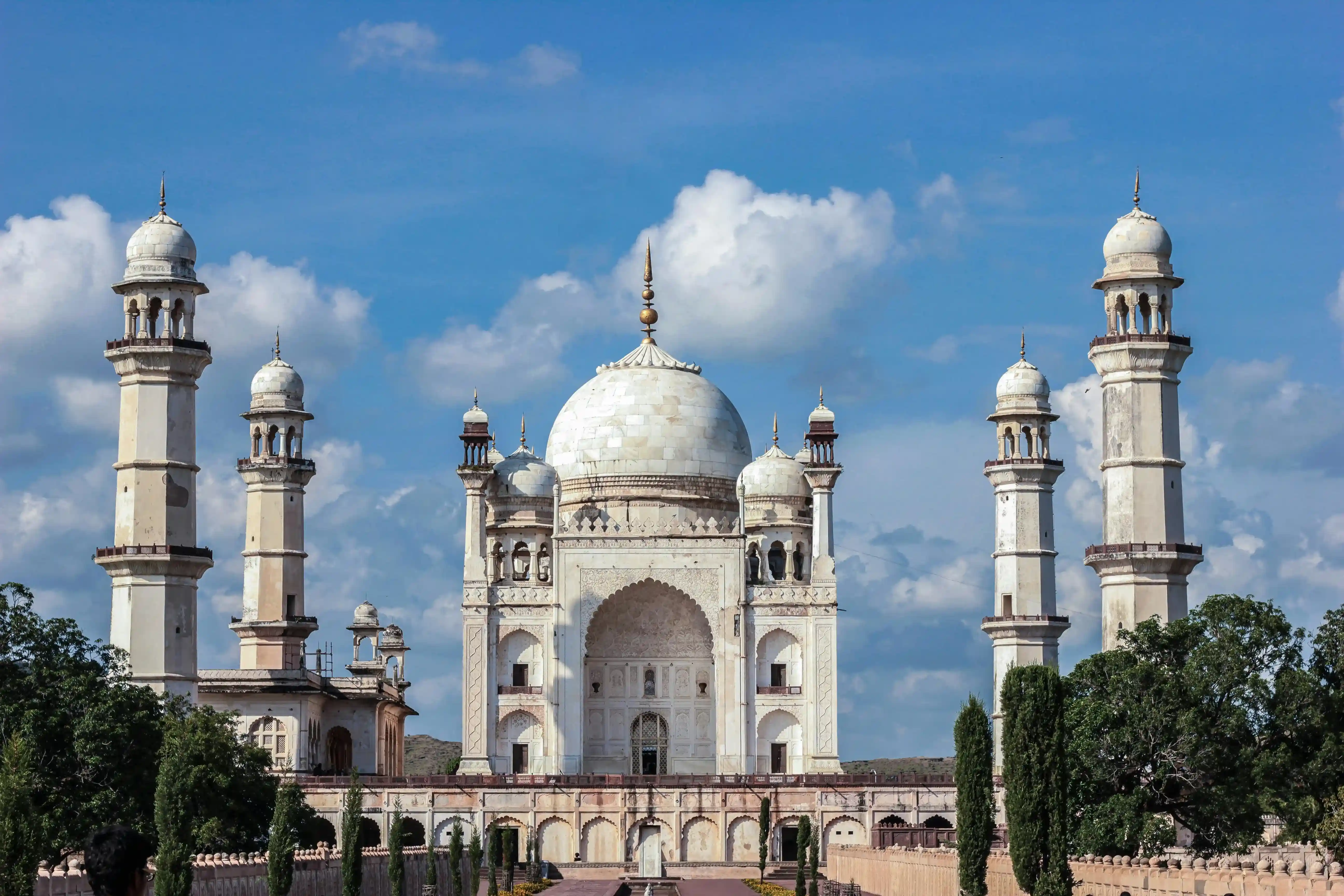 Bibi Ka Maqbara Sambhajinagar Aurangabad Maharashtra – famous tourist attraction near IRA by Orchid hotel