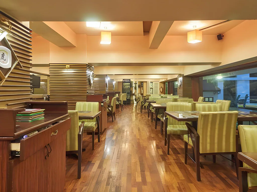 Enjoy delicious dining at IRA Hotel Mumbai – explore the dining area and reserve your table